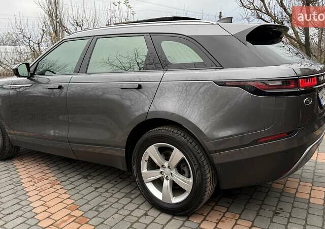 Серый Ленд Ровер Рендж Ровер Велар, объемом двигателя 2 л и пробегом 102 тыс. км за 37500 $, фото 5 на Automoto.ua