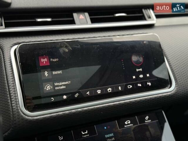 Серый Ленд Ровер Рендж Ровер Велар, объемом двигателя 2 л и пробегом 130 тыс. км за 34650 $, фото 35 на Automoto.ua