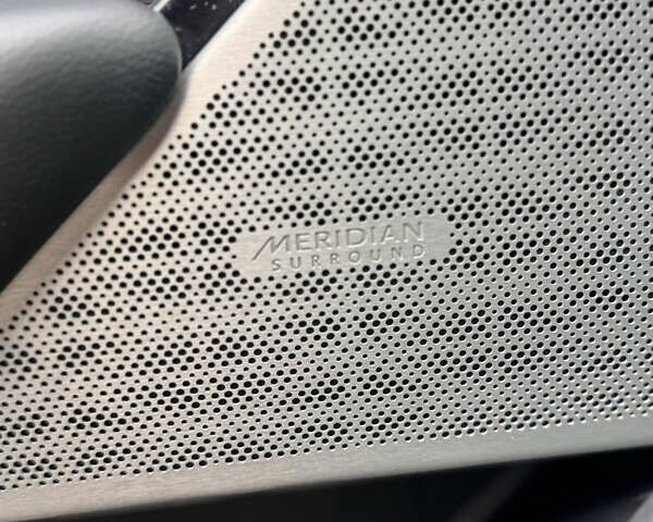 Серый Ленд Ровер Рендж Ровер Велар, объемом двигателя 2 л и пробегом 52 тыс. км за 32900 $, фото 19 на Automoto.ua