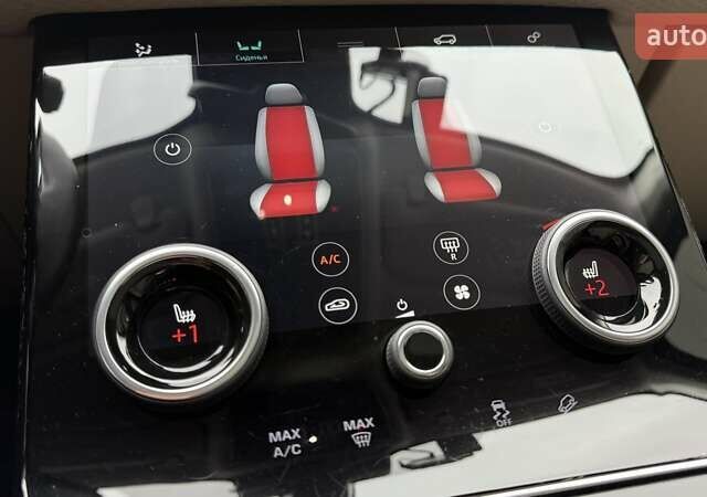 Серый Ленд Ровер Рендж Ровер Велар, объемом двигателя 2 л и пробегом 102 тыс. км за 37500 $, фото 56 на Automoto.ua