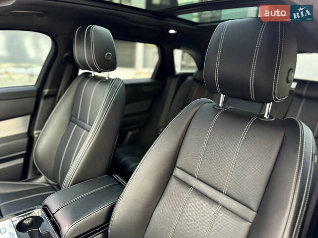 Серый Ленд Ровер Рендж Ровер Велар, объемом двигателя 2 л и пробегом 174 тыс. км за 34800 $, фото 34 на Automoto.ua