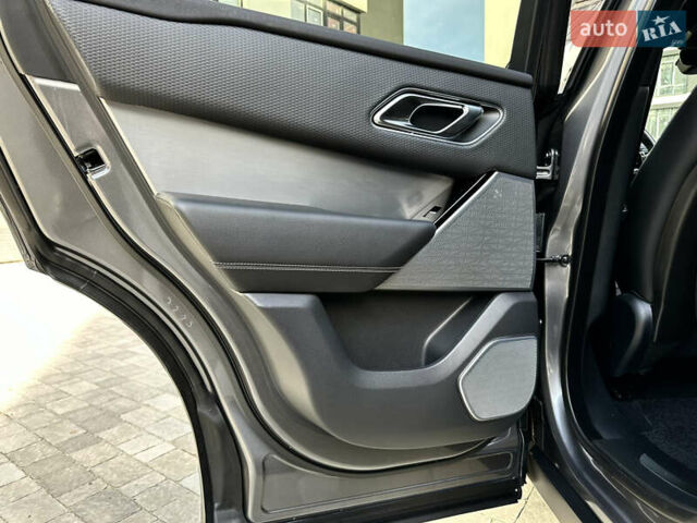 Серый Ленд Ровер Рендж Ровер Велар, объемом двигателя 2 л и пробегом 174 тыс. км за 34800 $, фото 50 на Automoto.ua