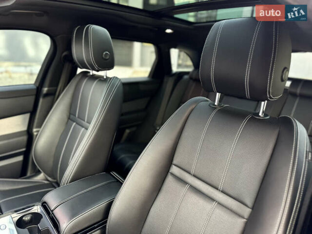 Сірий Ленд Ровер Рендж Ровер Велар, об'ємом двигуна 2 л та пробігом 174 тис. км за 34800 $, фото 25 на Automoto.ua