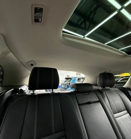 Серый Ленд Ровер Рендж Ровер Велар, объемом двигателя 2 л и пробегом 101 тыс. км за 39999 $, фото 16 на Automoto.ua