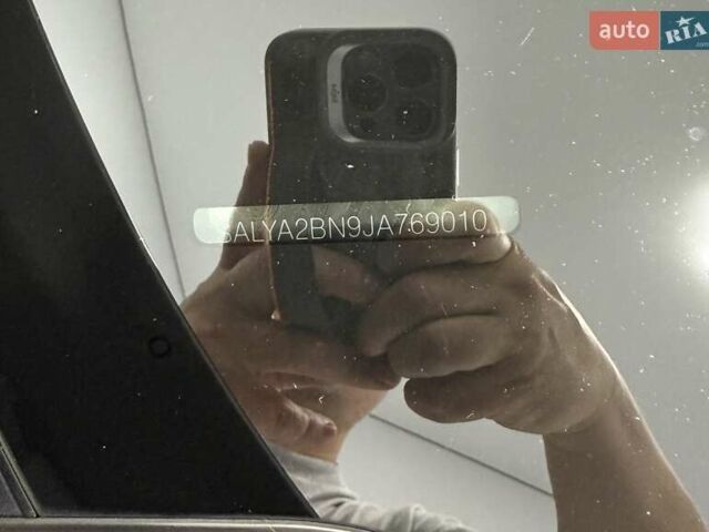 Сірий Ленд Ровер Рендж Ровер Велар, об'ємом двигуна 2 л та пробігом 97 тис. км за 42000 $, фото 33 на Automoto.ua