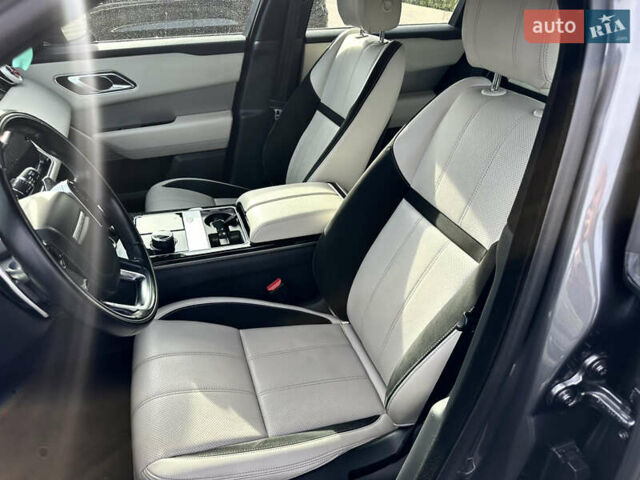 Серый Ленд Ровер Рендж Ровер Велар, объемом двигателя 2 л и пробегом 62 тыс. км за 39900 $, фото 9 на Automoto.ua