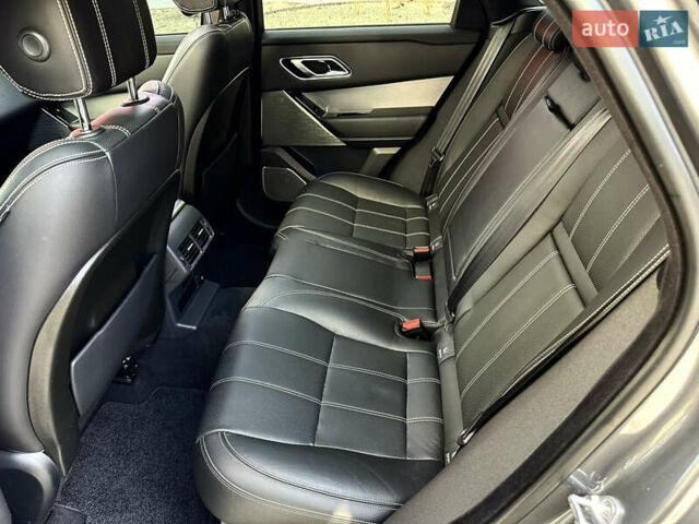 Серый Ленд Ровер Рендж Ровер Велар, объемом двигателя 2 л и пробегом 174 тыс. км за 34800 $, фото 51 на Automoto.ua