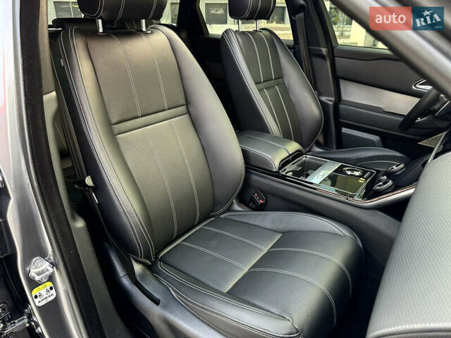 Серый Ленд Ровер Рендж Ровер Велар, объемом двигателя 2 л и пробегом 174 тыс. км за 34800 $, фото 58 на Automoto.ua