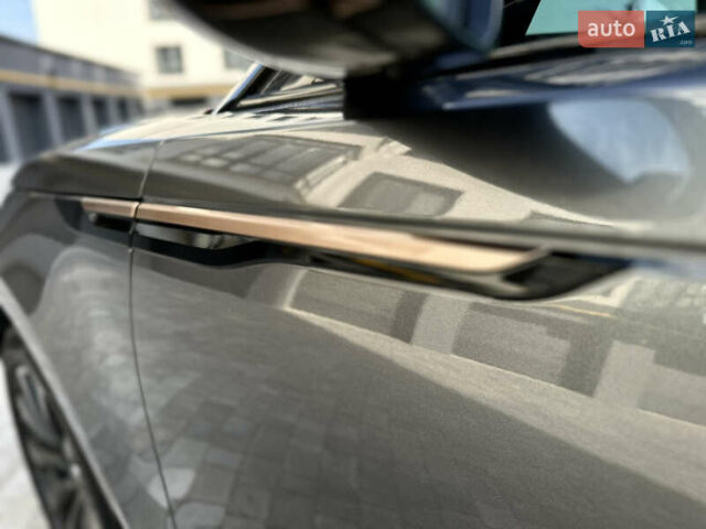 Сірий Ленд Ровер Рендж Ровер Велар, об'ємом двигуна 2 л та пробігом 174 тис. км за 34800 $, фото 15 на Automoto.ua