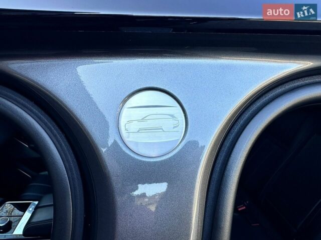 Серый Ленд Ровер Рендж Ровер Велар, объемом двигателя 2 л и пробегом 174 тыс. км за 31990 $, фото 33 на Automoto.ua