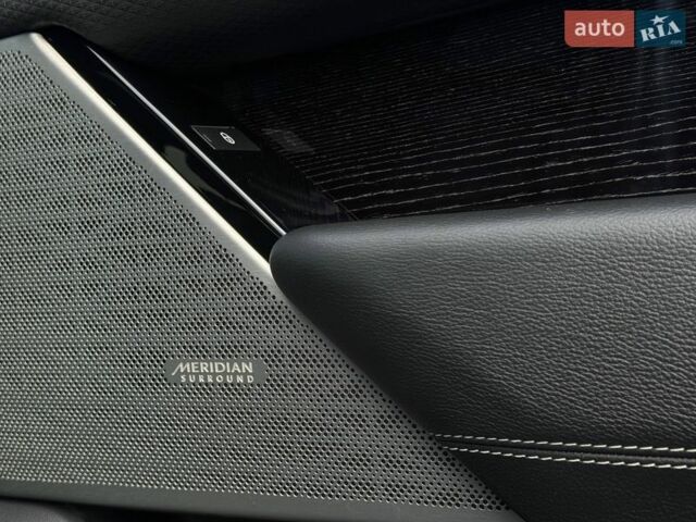 Серый Ленд Ровер Рендж Ровер Велар, объемом двигателя 3 л и пробегом 242 тыс. км за 25999 $, фото 82 на Automoto.ua