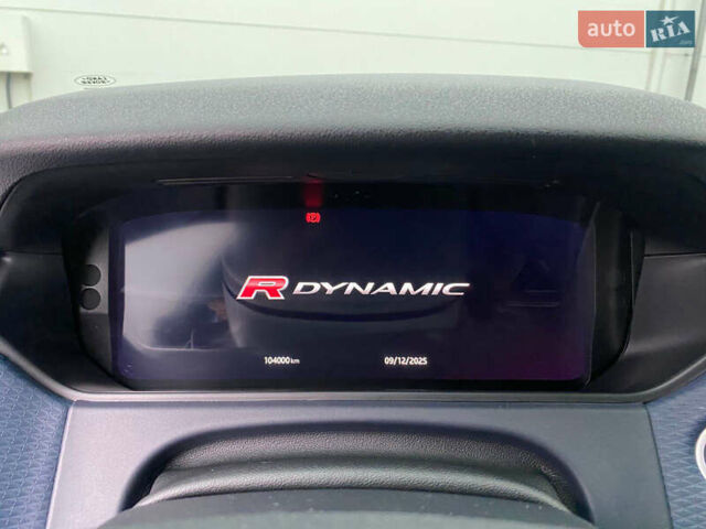 Сірий Ленд Ровер Рендж Ровер Велар, об'ємом двигуна 2 л та пробігом 103 тис. км за 35300 $, фото 18 на Automoto.ua