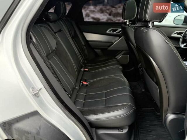 Сірий Ленд Ровер Рендж Ровер Велар, об'ємом двигуна 2 л та пробігом 130 тис. км за 34650 $, фото 13 на Automoto.ua