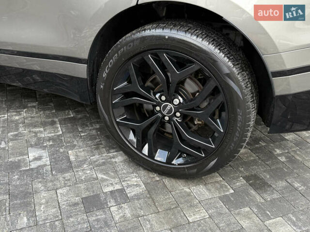 Сірий Ленд Ровер Рендж Ровер Велар, об'ємом двигуна 2 л та пробігом 30 тис. км за 39999 $, фото 71 на Automoto.ua