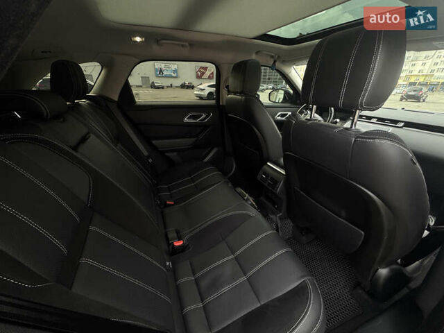 Ленд Ровер Рендж Ровер Велар 2019 в Ивано-Франковске на Automoto.ua Серый Ленд Ровер Рендж Ровер Велар, объемом двигателя 2 л и пробегом 81 тыс. км за 40900 $, фото 6 на Automoto.ua