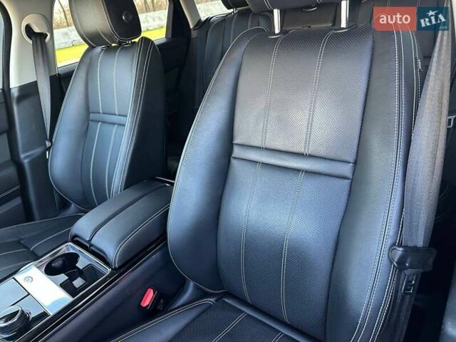 Серый Ленд Ровер Рендж Ровер Велар, объемом двигателя 2 л и пробегом 74 тыс. км за 33000 $, фото 15 на Automoto.ua