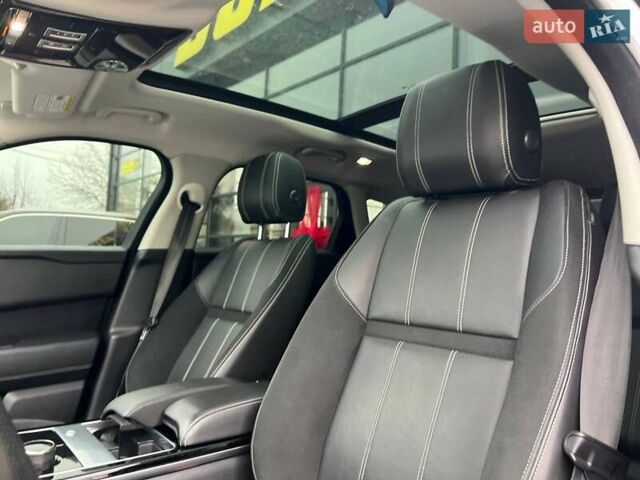 Серый Ленд Ровер Рендж Ровер Велар, объемом двигателя 2 л и пробегом 81 тыс. км за 39500 $, фото 11 на Automoto.ua