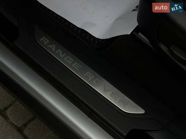 Серый Ленд Ровер Рендж Ровер Велар, объемом двигателя 2 л и пробегом 81 тыс. км за 39500 $, фото 10 на Automoto.ua
