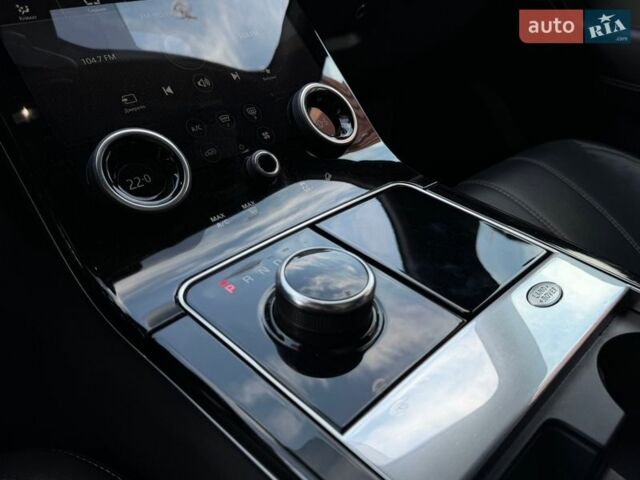 Сірий Ленд Ровер Рендж Ровер Велар, об'ємом двигуна 2 л та пробігом 92 тис. км за 32200 $, фото 18 на Automoto.ua