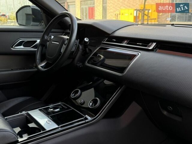 Сірий Ленд Ровер Рендж Ровер Велар, об'ємом двигуна 2 л та пробігом 92 тис. км за 32200 $, фото 8 на Automoto.ua