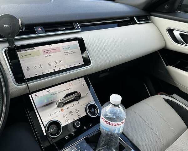 Сірий Ленд Ровер Рендж Ровер Велар, об'ємом двигуна 2 л та пробігом 138 тис. км за 42400 $, фото 4 на Automoto.ua