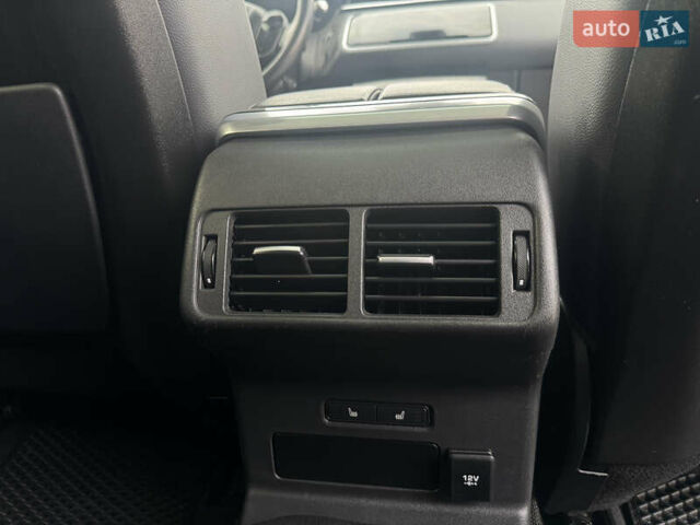 Ленд Ровер Рендж Ровер Велар 2019 в Ивано-Франковске на Automoto.ua Серый Ленд Ровер Рендж Ровер Велар, объемом двигателя 2 л и пробегом 81 тыс. км за 40900 $, фото 8 на Automoto.ua