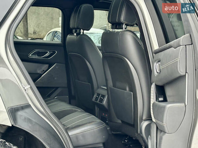 Сірий Ленд Ровер Рендж Ровер Велар, об'ємом двигуна 2 л та пробігом 61 тис. км за 37200 $, фото 24 на Automoto.ua