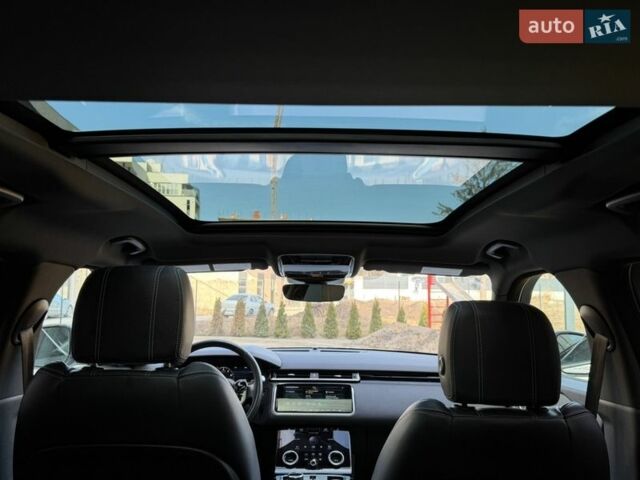Сірий Ленд Ровер Рендж Ровер Велар, об'ємом двигуна 2 л та пробігом 92 тис. км за 32200 $, фото 23 на Automoto.ua