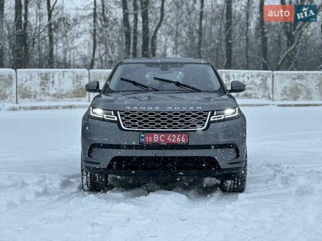 Серый Ленд Ровер Рендж Ровер Велар, объемом двигателя 2 л и пробегом 75 тыс. км за 29800 $, фото 2 на Automoto.ua