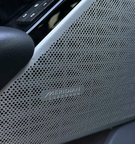 Серый Ленд Ровер Рендж Ровер Велар, объемом двигателя 2 л и пробегом 157 тыс. км за 34000 $, фото 12 на Automoto.ua