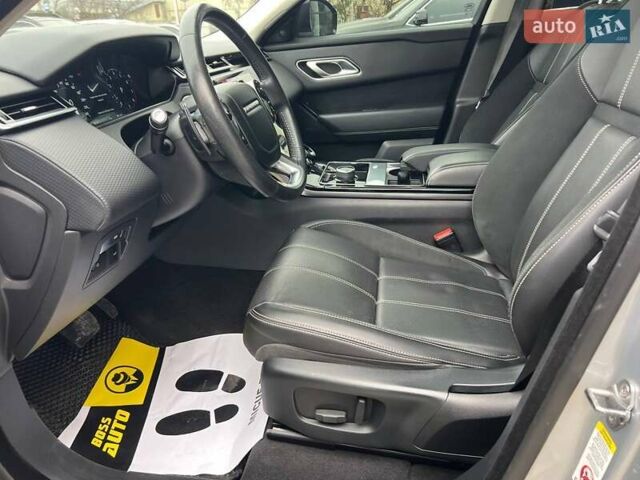 Серый Ленд Ровер Рендж Ровер Велар, объемом двигателя 2 л и пробегом 81 тыс. км за 39500 $, фото 12 на Automoto.ua