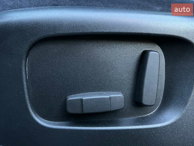 Ленд Ровер Рендж Ровер Велар 2019 в Львове на Automoto.ua Серый Ленд Ровер Рендж Ровер Велар, объемом двигателя 2 л и пробегом 114 тыс. км за 32800 $, фото 19 на Automoto.ua