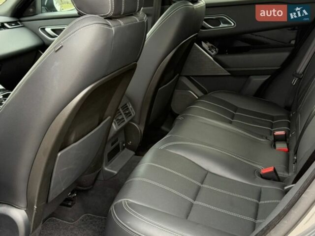 Сірий Ленд Ровер Рендж Ровер Велар, об'ємом двигуна 2 л та пробігом 157 тис. км за 34000 $, фото 14 на Automoto.ua