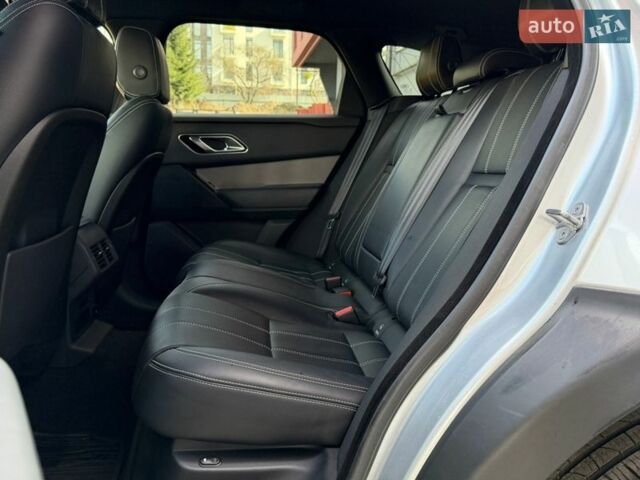 Сірий Ленд Ровер Рендж Ровер Велар, об'ємом двигуна 2 л та пробігом 92 тис. км за 32200 $, фото 12 на Automoto.ua