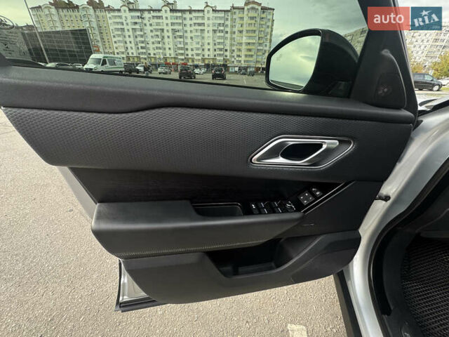 Ленд Ровер Рендж Ровер Велар 2019 в Ивано-Франковске на Automoto.ua Серый Ленд Ровер Рендж Ровер Велар, объемом двигателя 2 л и пробегом 81 тыс. км за 40900 $, фото 15 на Automoto.ua