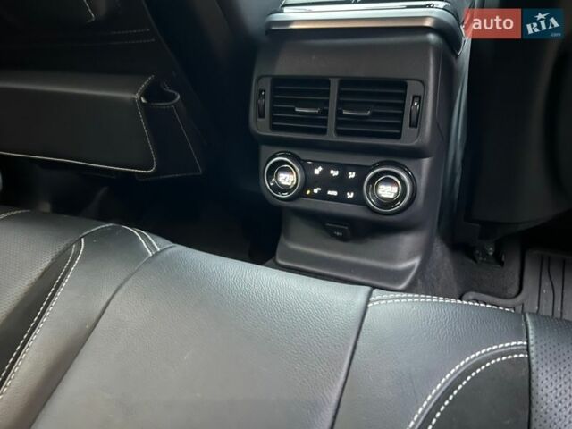 Сірий Ленд Ровер Рендж Ровер Велар, об'ємом двигуна 2 л та пробігом 71 тис. км за 45000 $, фото 26 на Automoto.ua