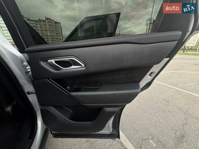 Ленд Ровер Рендж Ровер Велар 2019 в Ивано-Франковске на Automoto.ua Серый Ленд Ровер Рендж Ровер Велар, объемом двигателя 2 л и пробегом 81 тыс. км за 40900 $, фото 9 на Automoto.ua