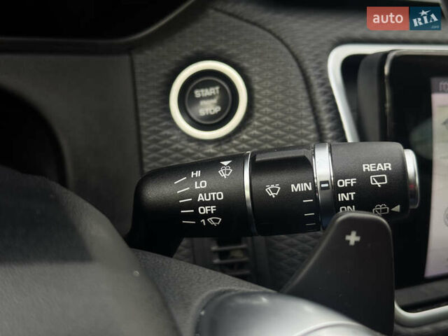 Ленд Ровер Рендж Ровер Велар 2019 в Ивано-Франковске на Automoto.ua Серый Ленд Ровер Рендж Ровер Велар, объемом двигателя 2 л и пробегом 81 тыс. км за 40900 $, фото 22 на Automoto.ua