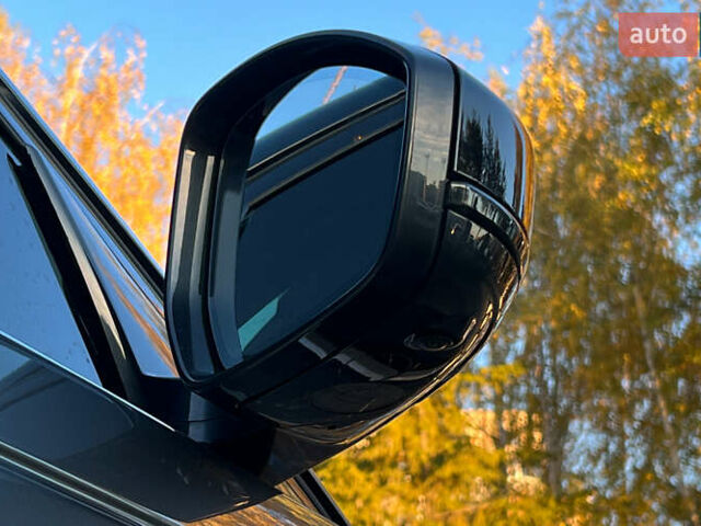 Ленд Ровер Рендж Ровер Велар 2019 в Львове на Automoto.ua Серый Ленд Ровер Рендж Ровер Велар, объемом двигателя 2 л и пробегом 114 тыс. км за 32800 $, фото 25 на Automoto.ua