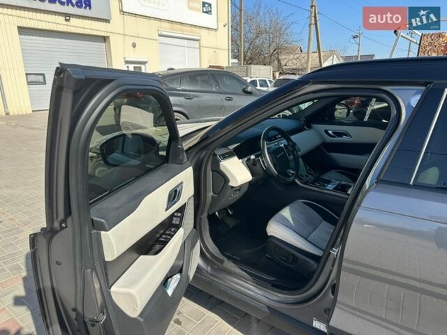 Сірий Ленд Ровер Рендж Ровер Велар, об'ємом двигуна 2 л та пробігом 99 тис. км за 33800 $, фото 10 на Automoto.ua