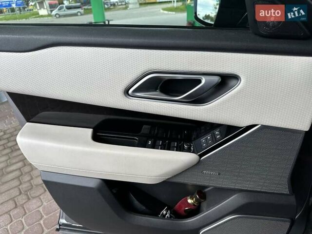 Сірий Ленд Ровер Рендж Ровер Велар, об'ємом двигуна 2 л та пробігом 138 тис. км за 42400 $, фото 16 на Automoto.ua