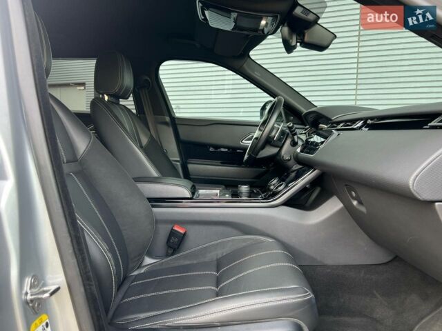 Серый Ленд Ровер Рендж Ровер Велар, объемом двигателя 3 л и пробегом 124 тыс. км за 53500 $, фото 31 на Automoto.ua