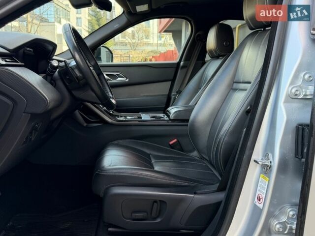 Сірий Ленд Ровер Рендж Ровер Велар, об'ємом двигуна 2 л та пробігом 92 тис. км за 32200 $, фото 15 на Automoto.ua