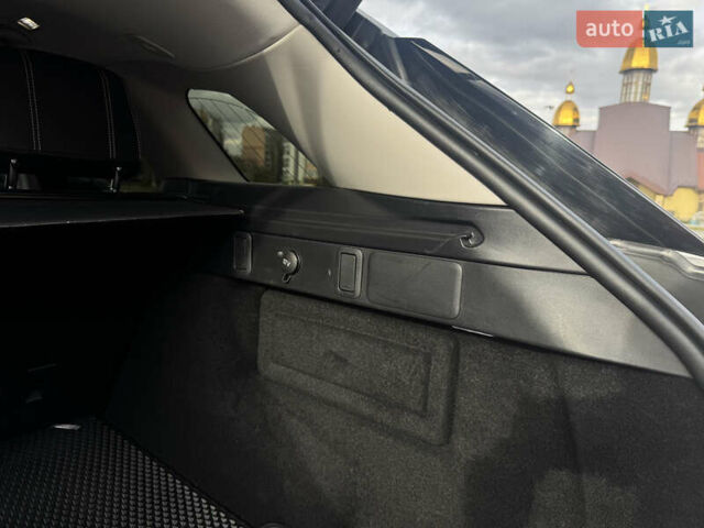 Ленд Ровер Рендж Ровер Велар 2019 в Ивано-Франковске на Automoto.ua Серый Ленд Ровер Рендж Ровер Велар, объемом двигателя 2 л и пробегом 81 тыс. км за 40900 $, фото 11 на Automoto.ua