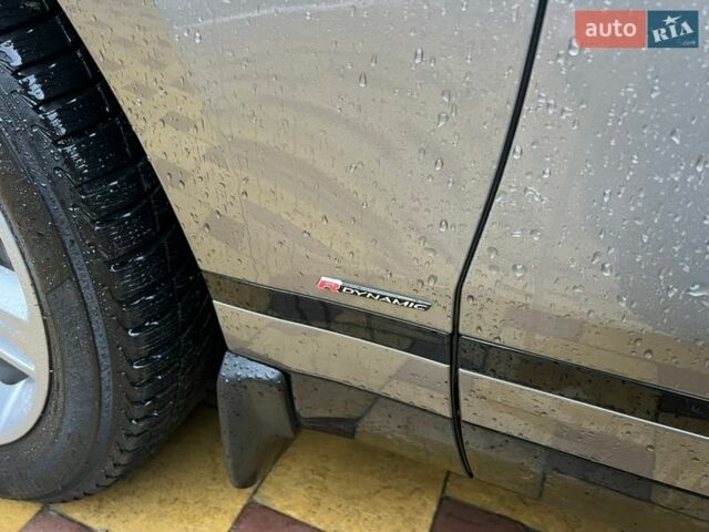 Сірий Ленд Ровер Рендж Ровер Велар, об'ємом двигуна 2 л та пробігом 71 тис. км за 45000 $, фото 16 на Automoto.ua