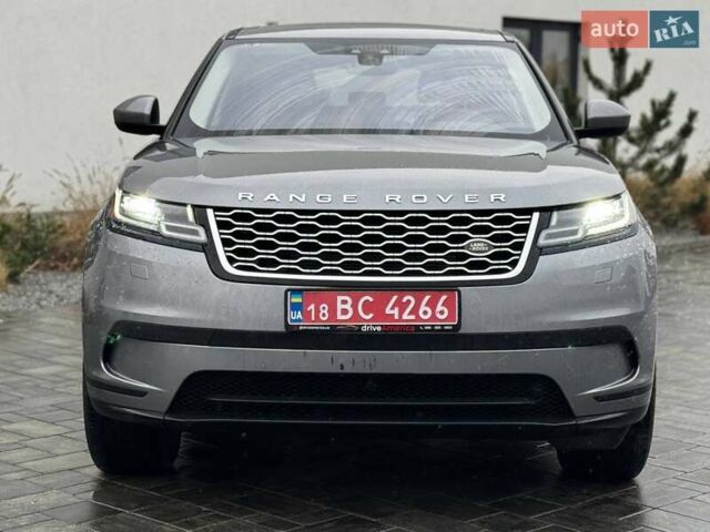 Серый Ленд Ровер Рендж Ровер Велар, объемом двигателя 2 л и пробегом 74 тыс. км за 30900 $, фото 2 на Automoto.ua