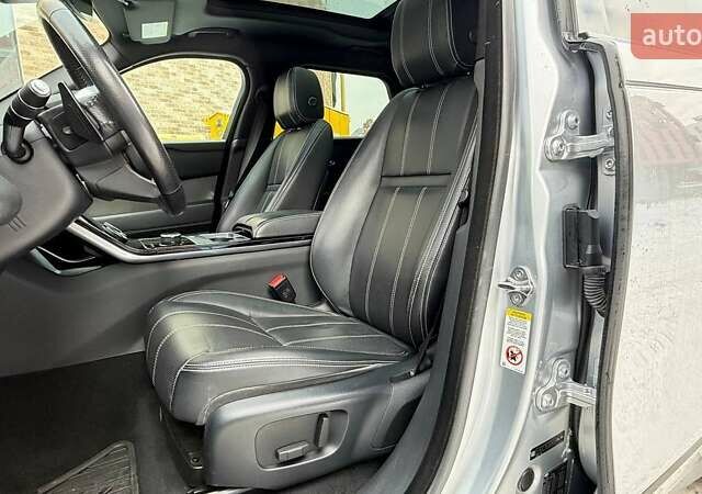 Серый Ленд Ровер Рендж Ровер Велар, объемом двигателя 2 л и пробегом 92 тыс. км за 32900 $, фото 19 на Automoto.ua