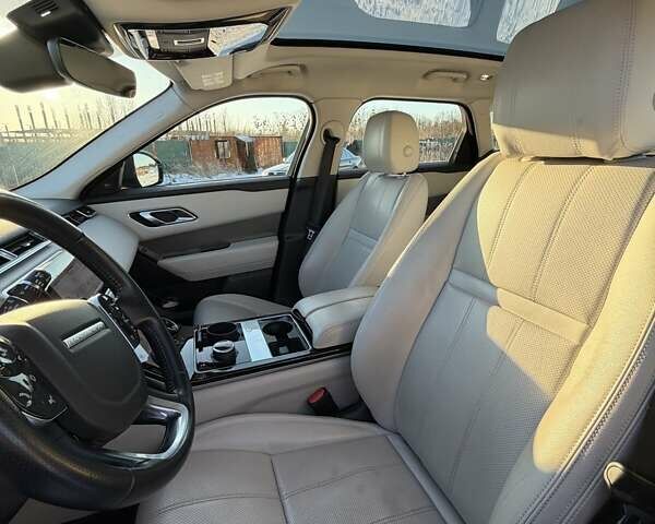 Серый Ленд Ровер Рендж Ровер Велар, объемом двигателя 2 л и пробегом 114 тыс. км за 39500 $, фото 9 на Automoto.ua