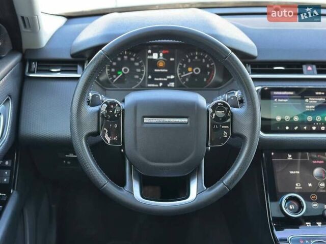 Серый Ленд Ровер Рендж Ровер Велар, объемом двигателя 2 л и пробегом 74 тыс. км за 30900 $, фото 17 на Automoto.ua