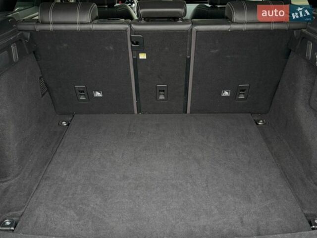 Сірий Ленд Ровер Рендж Ровер Велар, об'ємом двигуна 2 л та пробігом 157 тис. км за 34000 $, фото 16 на Automoto.ua